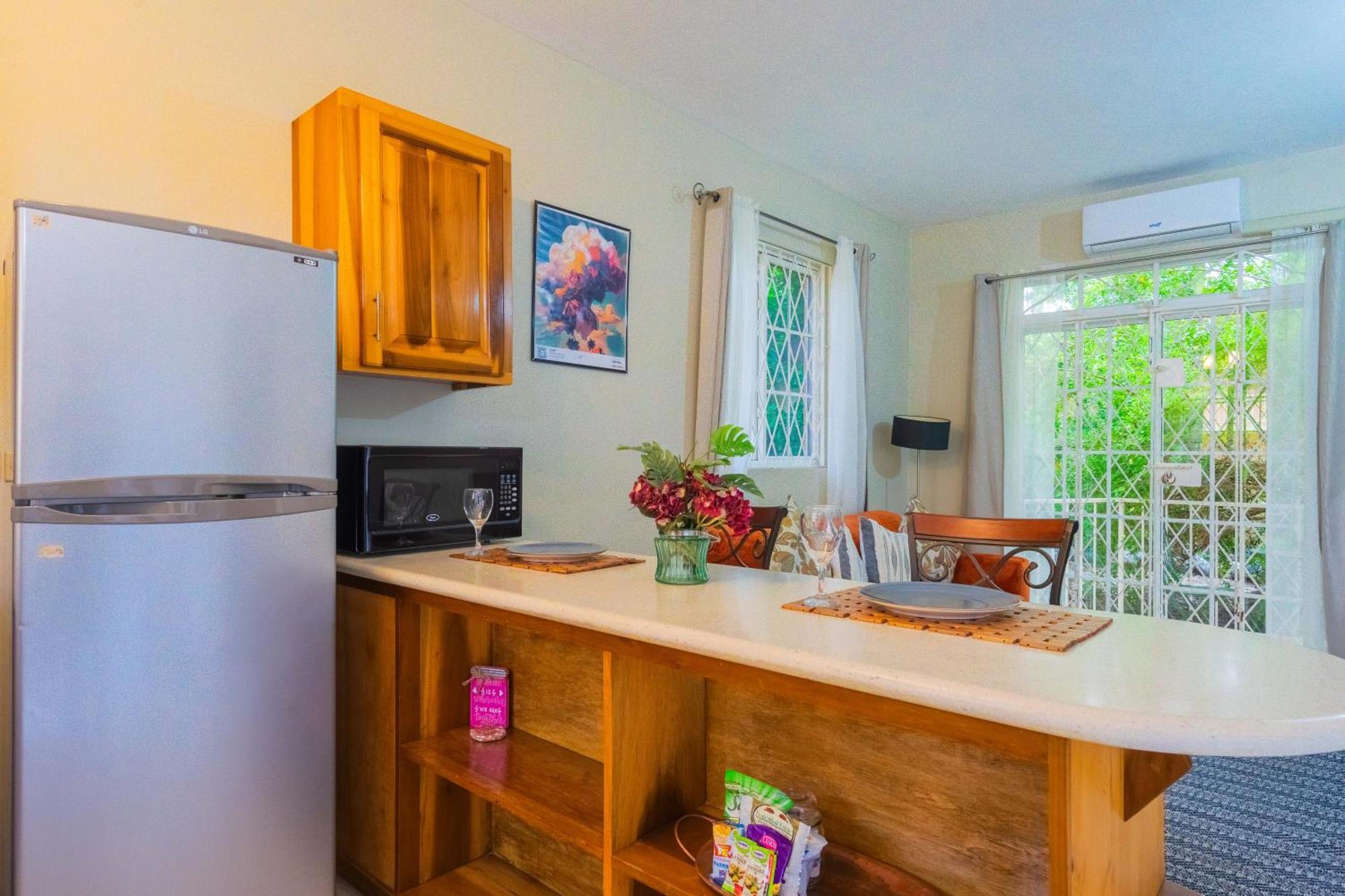 Musgrave Annex- Comfy 1 Bedroom Apartment On The Ground Floor Kingston Buitenkant foto