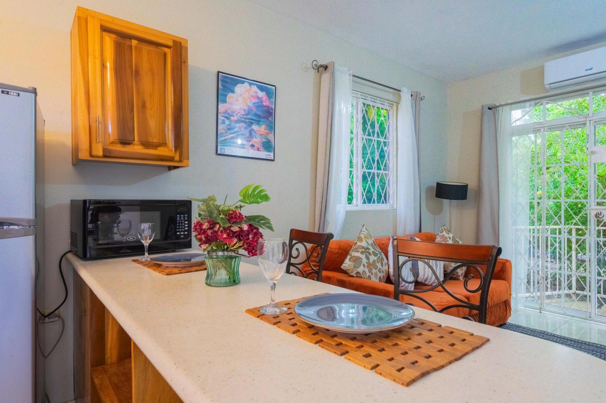 Musgrave Annex- Comfy 1 Bedroom Apartment On The Ground Floor Kingston Buitenkant foto